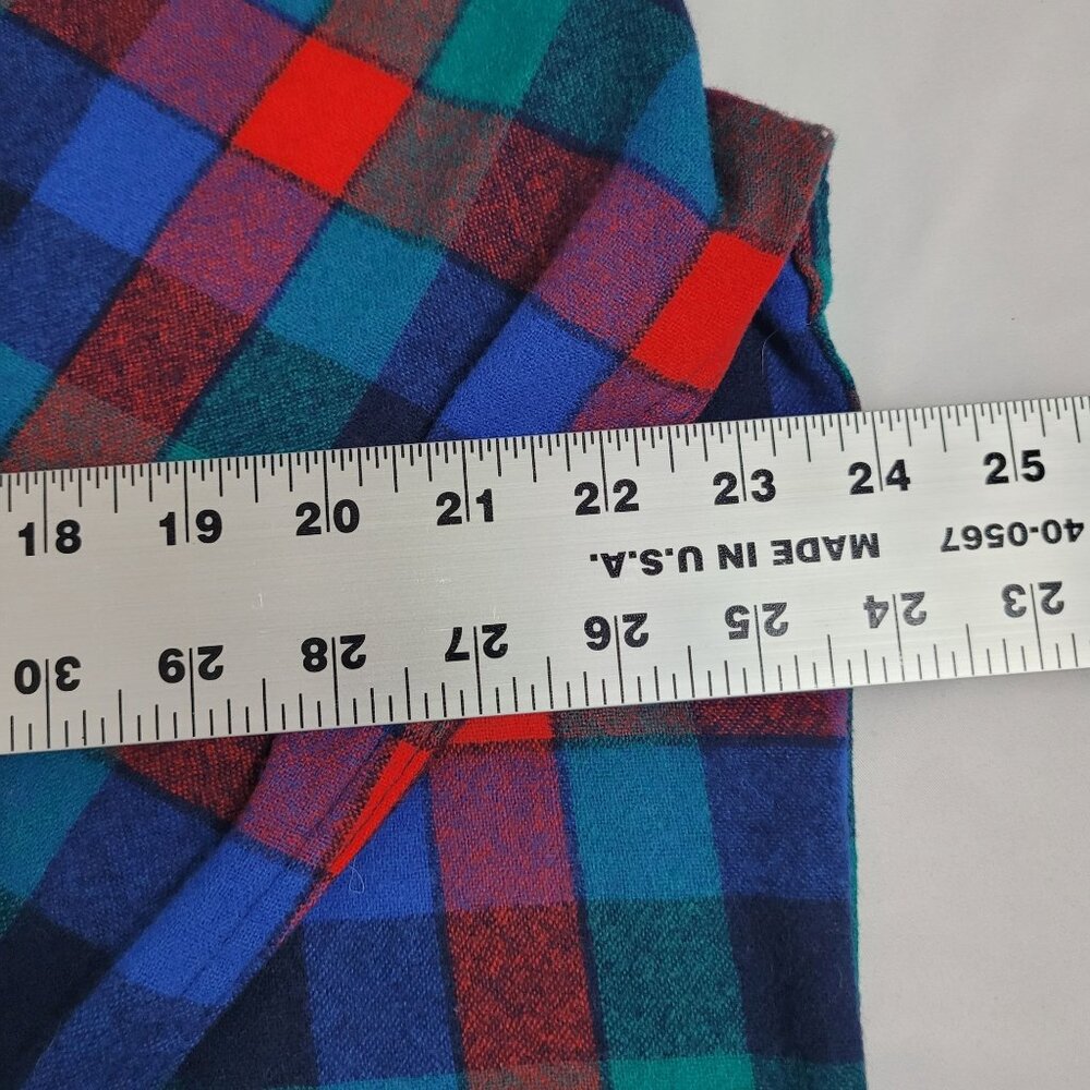 VTG Pendleton Men's Red & Green Plaid Virgin Wool Long Sleeve Button-Up Shirt XL - Picture 8 of 8